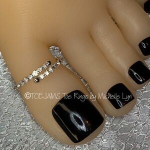 TOE RING Elegant Adjustable Sparkly Clear Crystal Tarnish Free Big Toe Ring NEW